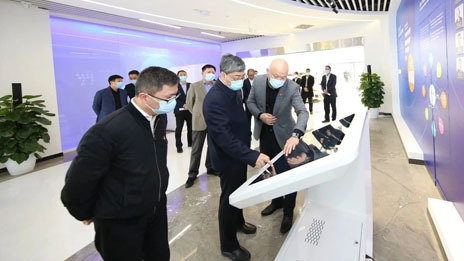 姜德義一行調(diào)研國創(chuàng)中心：加強(qiáng)科技創(chuàng)新 助力民族汽車工業(yè)發(fā)展